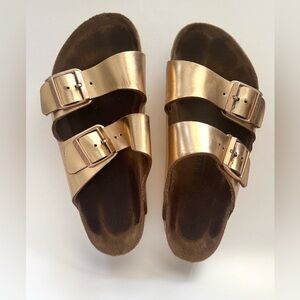 Birkenstock Arizona Two-Strap Sandal - Metallic Rose Gold - Size 39 (8-8.5)- EUC